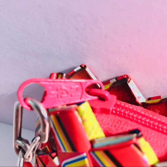 Ecoist Red Candy Wrapper Clutch Wristlet Handbag - Picture 10 of 10